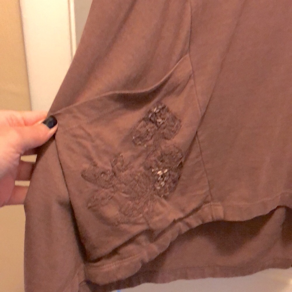 Logo brown top - Picture 2 of 3